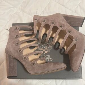 Vince Camuto Women's Taupe Heeled Sandals